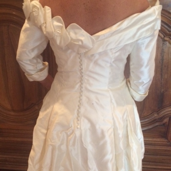 Wedding Gown - Picture 2 of 7